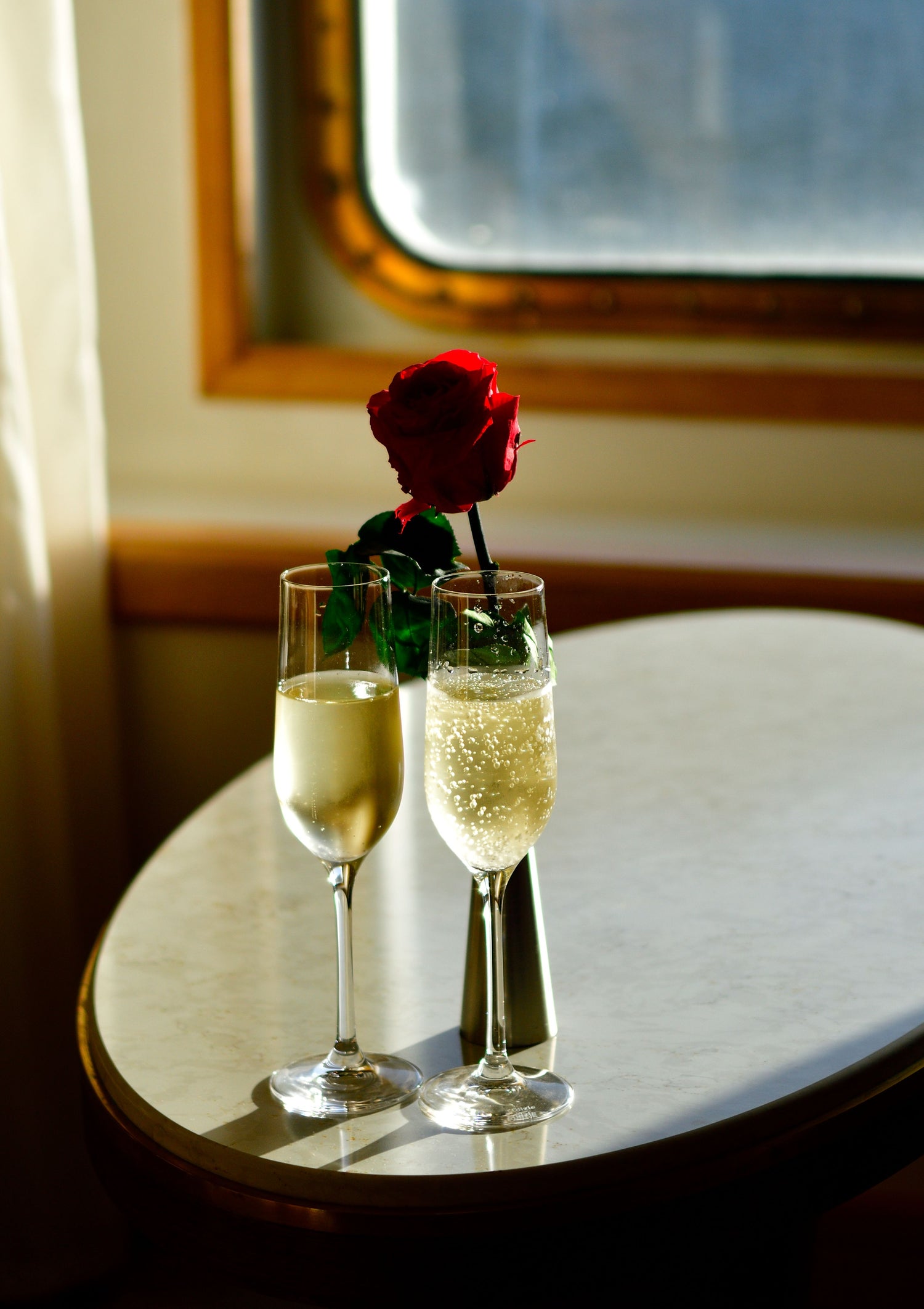 WEIN & CHAMPAGNER